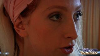 Old Hotel Customer Is Fucked By Teeny Maid