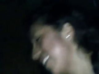 Le Saca La Leche Y Se La Come