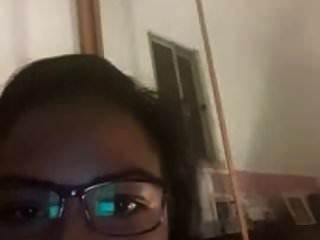 Tuga Com Mamas Pequenas Mostra Tudo Na Cam