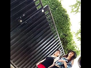 Flashing Me Miran El Pene En La Calle